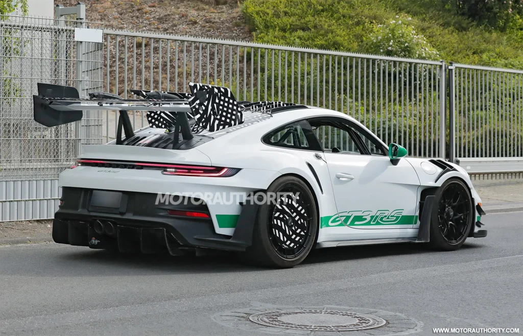 Manthey-Racing's New Upgrades for the Porsche 911 GT3 RS-2.webp
