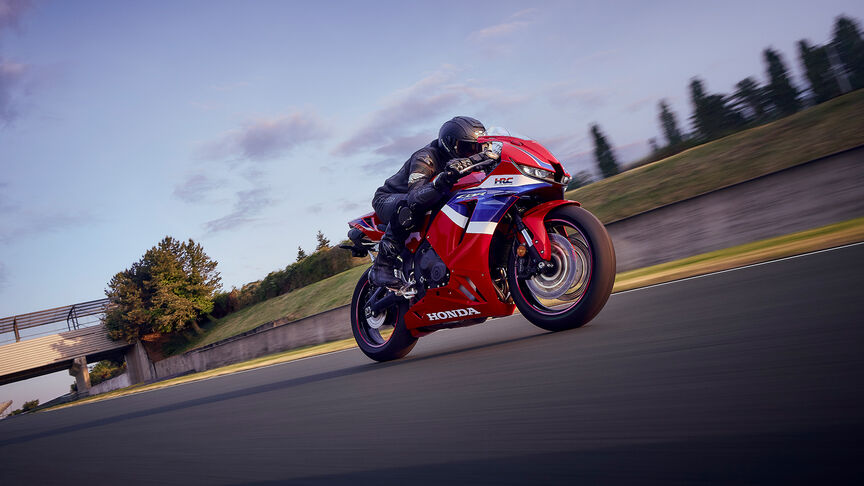 The-2024-Honda-CBR600RR-A-Deep-Dive-into-Its-Secrets-4.webp