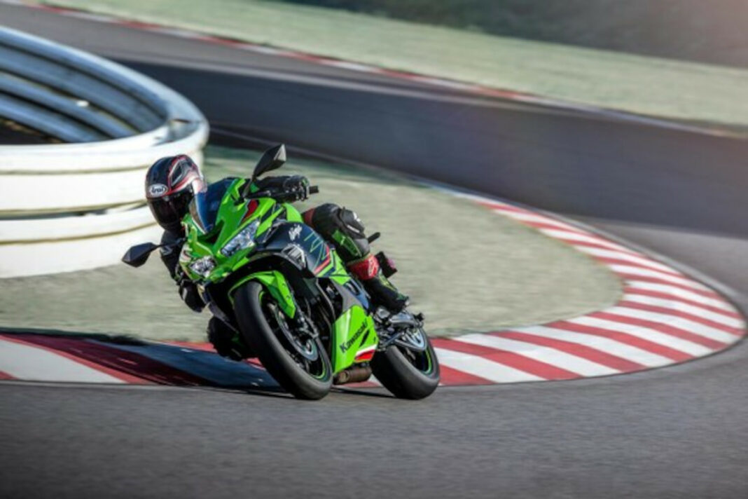 Unveiling-the-New-Kawasaki-Ninja-ZX-4RR-in-India.jpg
