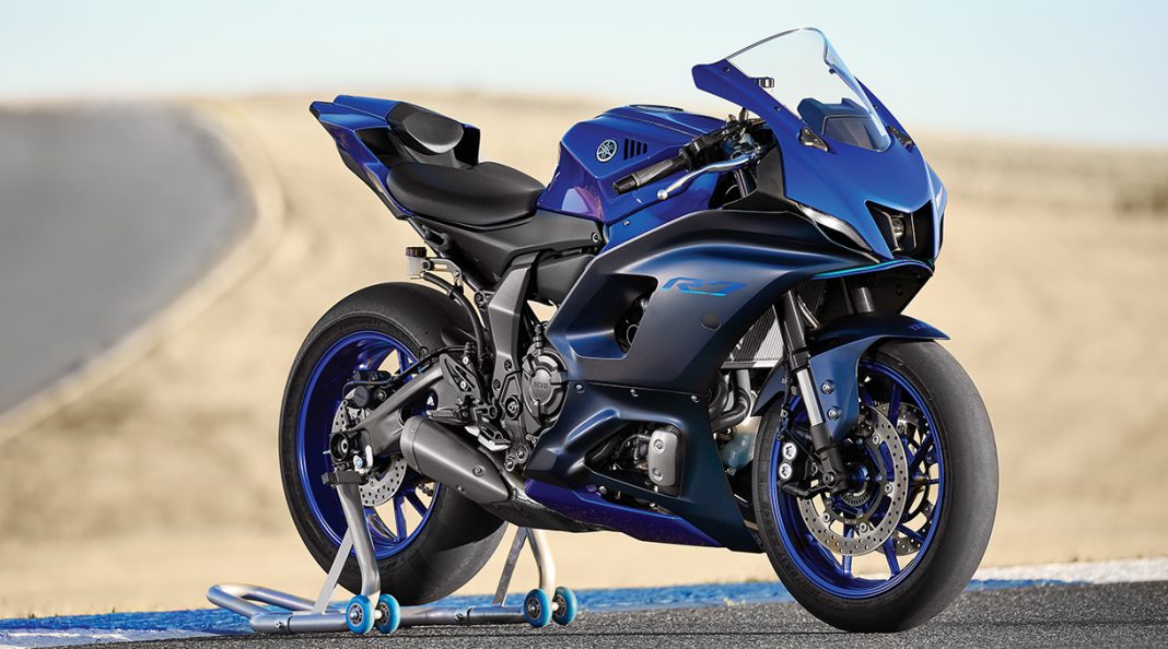 Why-Choose-the-New-Yamaha-YZF-R7.jpeg