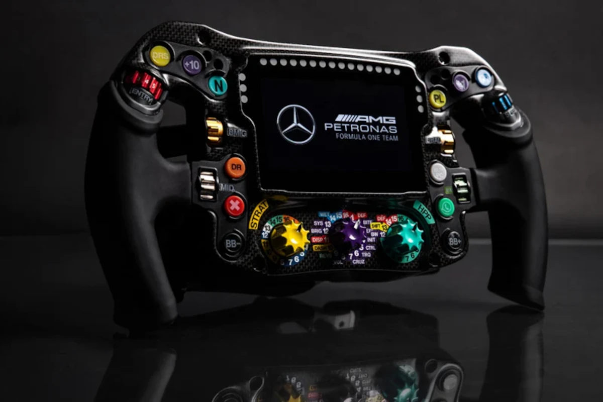 The New Sim-Lab’s Mercedes F1 Wheel for Sim Racing-Cov 7 / 10 – The New Sim-Lab’s Mercedes F1 Wheel for Sim Racing-8.webp