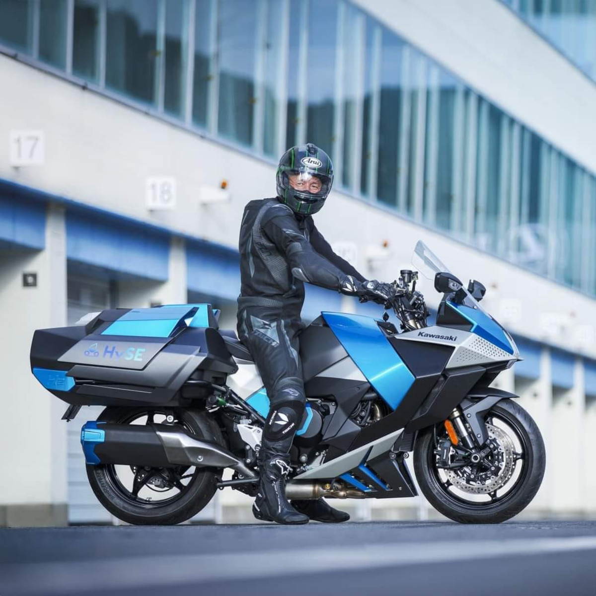 Why the new Kawasaki Ninja H2 SX-Cov Why the new Kawasaki Ninja H2 SX?