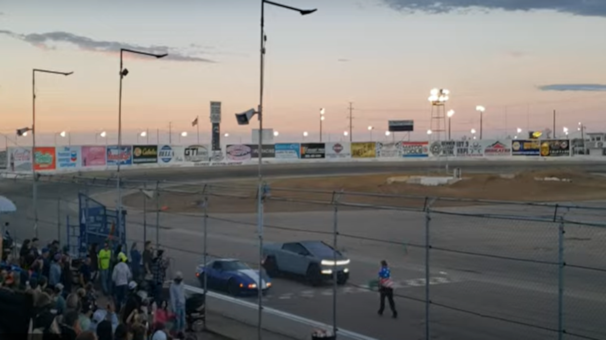 Why the new Tesla Cybertruck Lost to a Corvette-1 Why-the-new-Tesla-Cybertruck-Lost-to-a-Corvette-1.png