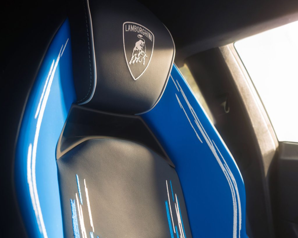 Discover-the-Artistry-of-the-New-Lamborghini-Revuelto-Opera-Unica.jpg