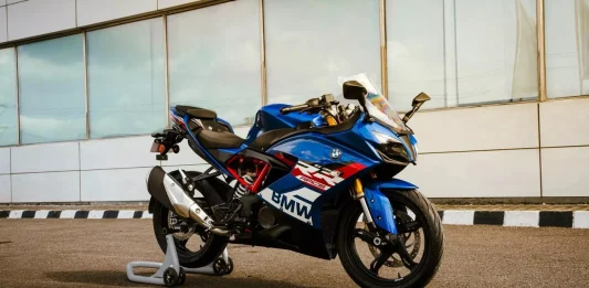 Introduction-The-BMW-G310-RRs-New-Racing-Blue-Metallic-Avatar.webp