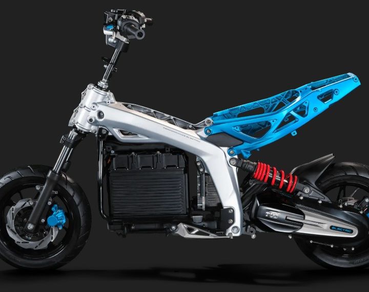 Single-Sided-New-Swingarm-The-TVS-Xs-Secret-to-Unmatched-Handling-LivingWithGravity.jpg