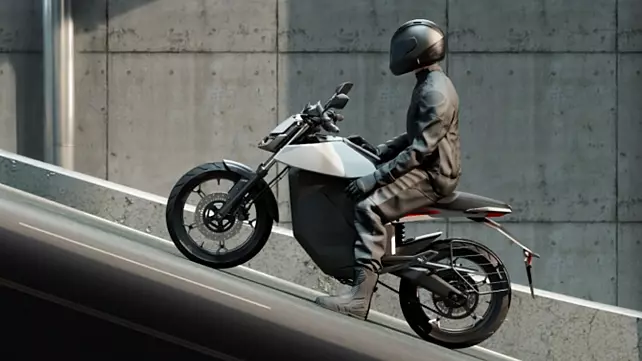 The-Ola-Roadster-A-New-Benchmark-in-Electric-Motorcycles-LivingWithGravity-1.webp