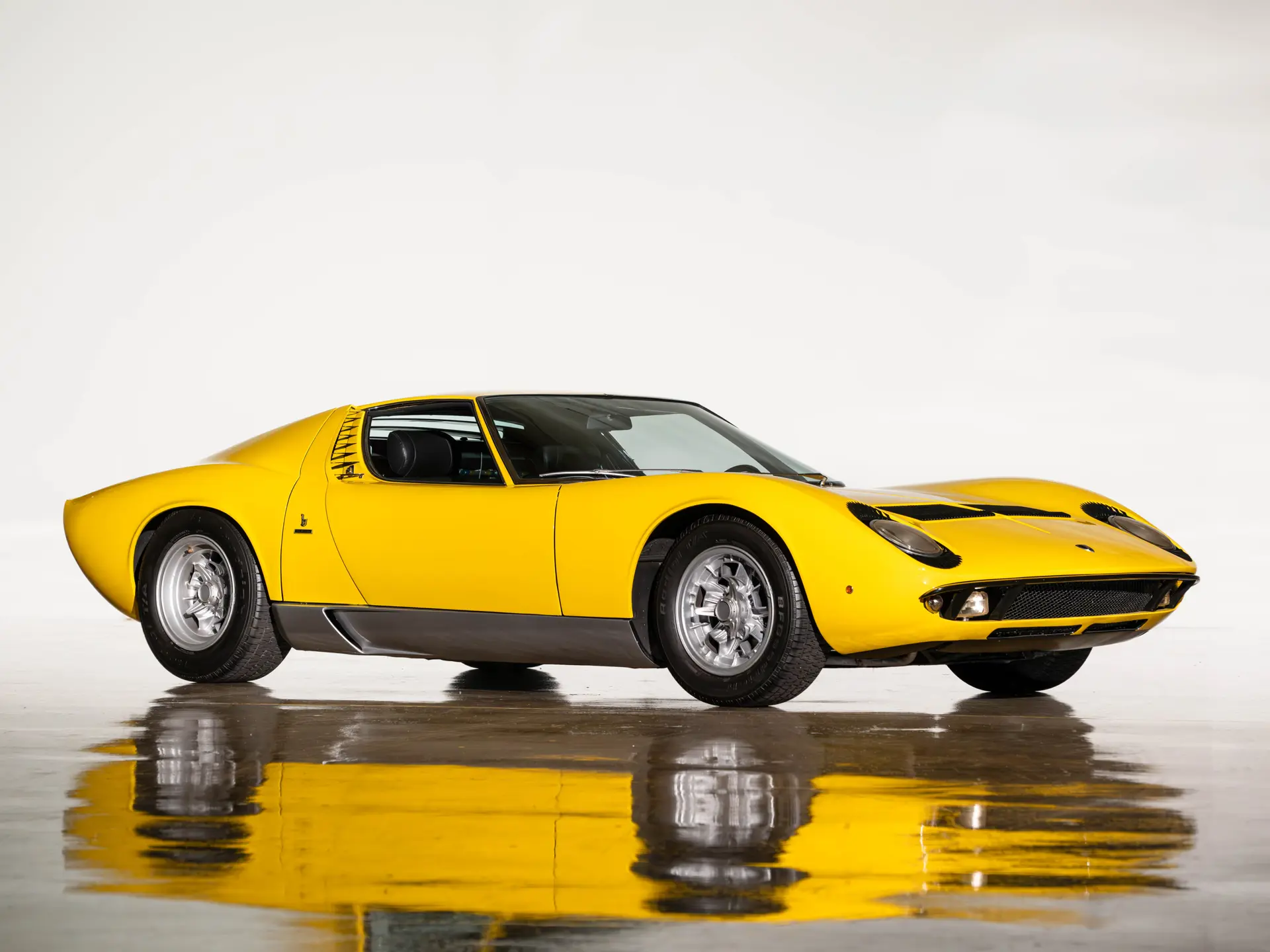 The Subtle New Upgrades of the 1969 Lamborghini Miura S The-Subtle-New-Upgrades-of-the-1969-Lamborghini-Miura-S.webp