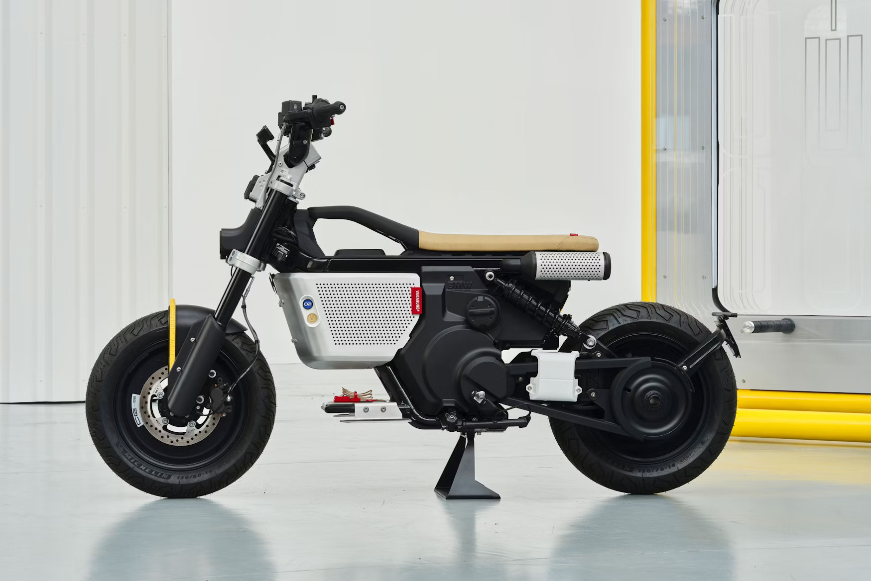 The eParkourer Vagabund Moto's New Custom BMW CE 02-LivingWithGravity-2 The-eParkourer-Vagabund-Motos-New-Custom-BMW-CE-02-LivingWithGravity.jpeg