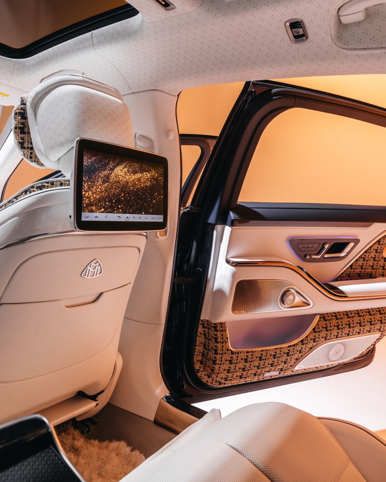 Top Features of the New Mercedes-Maybach S-Class Haute Voiture You Need to Know-LivingWithGravity Top-Features-of-the-New-Mercedes-Maybach-S-Class-Haute-Voiture-You-Need-to-Know-LivingWithGravity.jpg